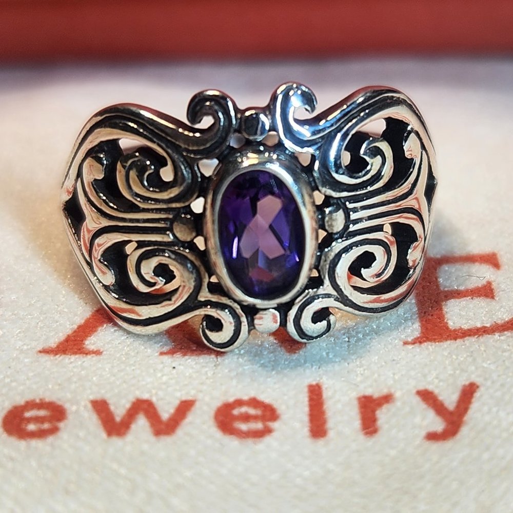 RETIRED James Avery Amethyst ring. Size 5